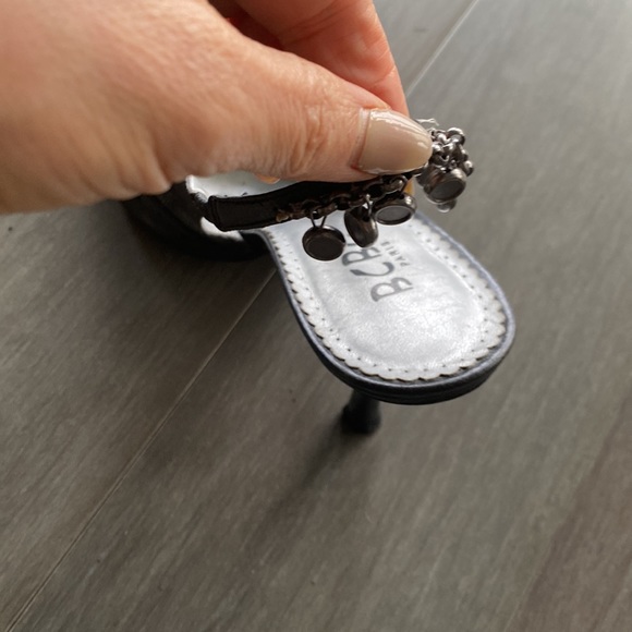 BCBG Pumps, black heel shoes - Picture 2 of 6